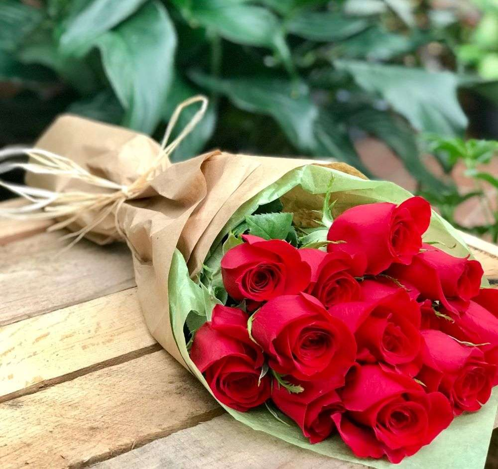 A dozen roses Product Image