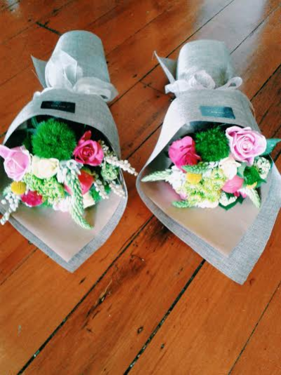 Country Charm - A pretty, relaxed posy bursting with cheerful colour and rustic charm. Beautifully wrapped in hessian-style packaging, this sweet design is ideal for birthdays, thank-yous or a thoughtful surprise.